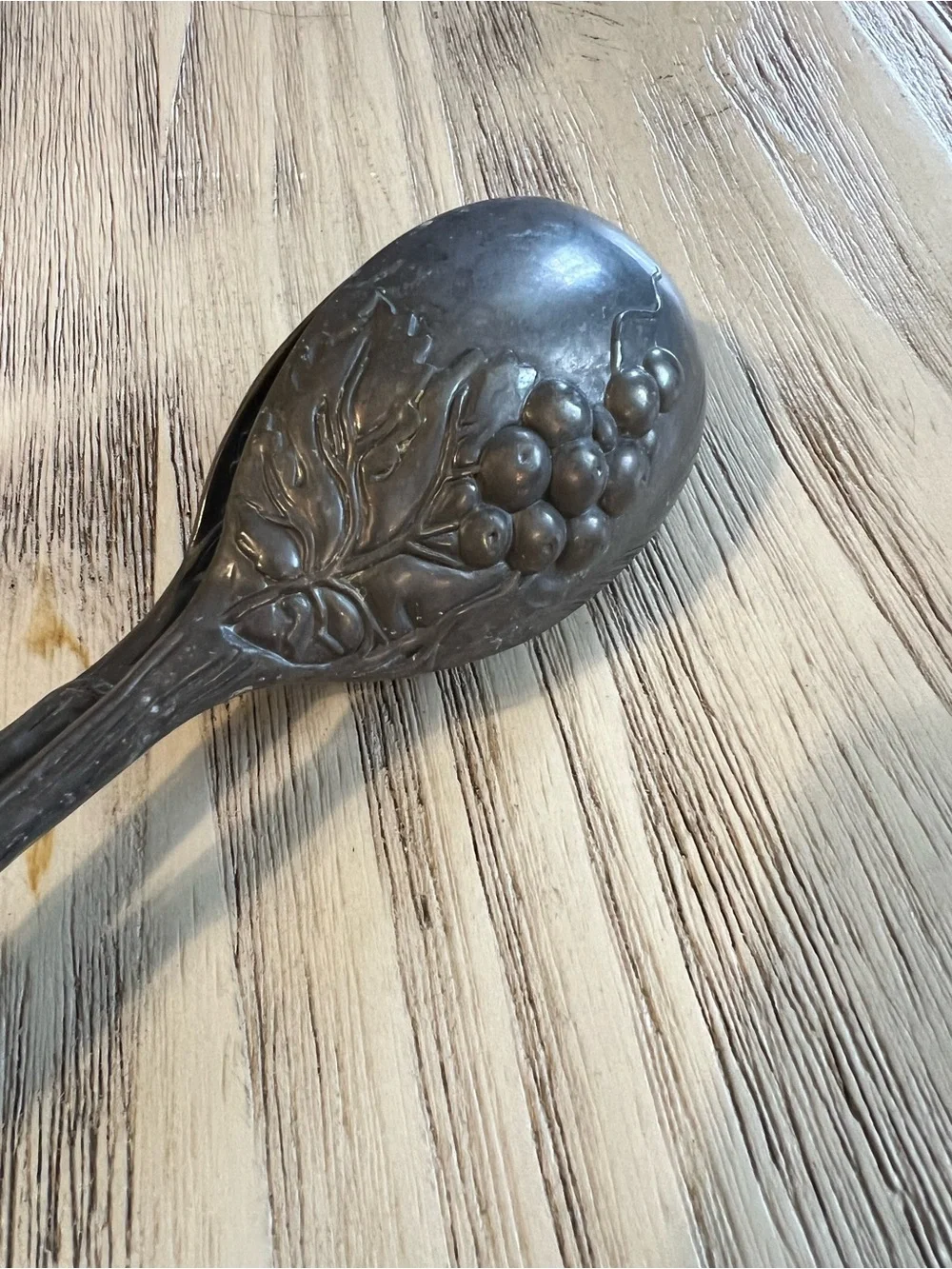 Arthur Court Grape Salad Tongs Cast Aluminum Serving Utensil 2002 Vintage